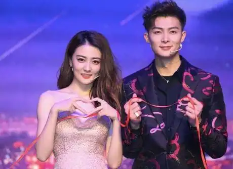 2021年5月,王大陆和蔡卓宜被拍到街头亲热,但直到2022年9月俩人才因为