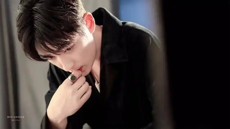 有没有朱一龙的电脑壁纸非粉勿入