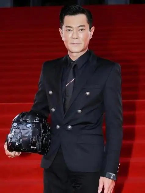 从跑龙套到大明星,古天乐有多敬业?对慈善和晒黑,都持之以恒!