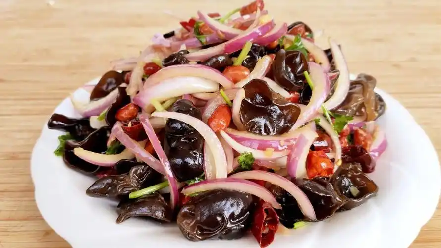 难怪饭店的洋葱拌木耳那么好吃原来诀窍这么简单好吃又解腻