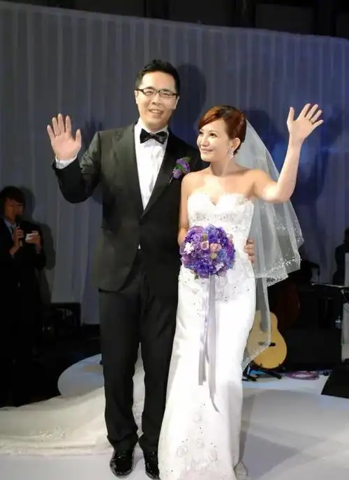 梁静茹婚变内幕曝光?老公tony疑劈腿女网红