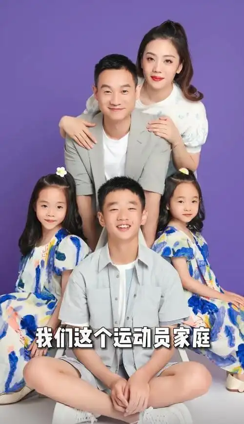 杨威否认婚变,透露岳父抗癌8年离世,停工带老婆岳母旅游散心