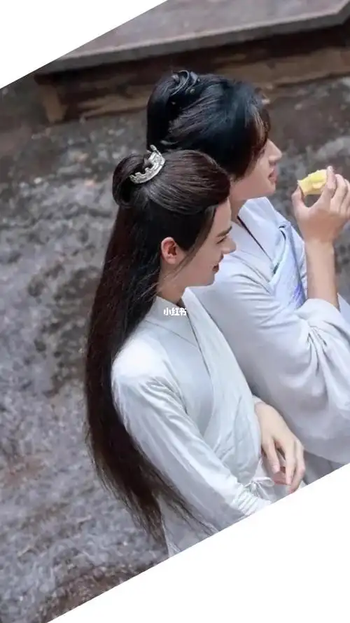 众所周知,该剧改编自priest小说《天涯客》,讲述了行走江湖的谷主