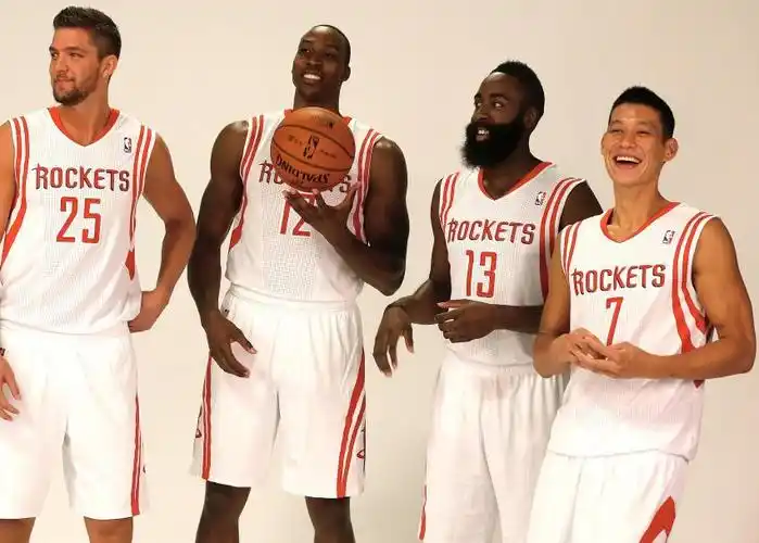 魔兽点赞ins:"有谁想念这支火箭队的?