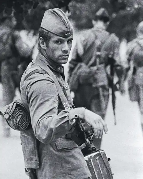 1971,莫斯科,一名苏联士兵.