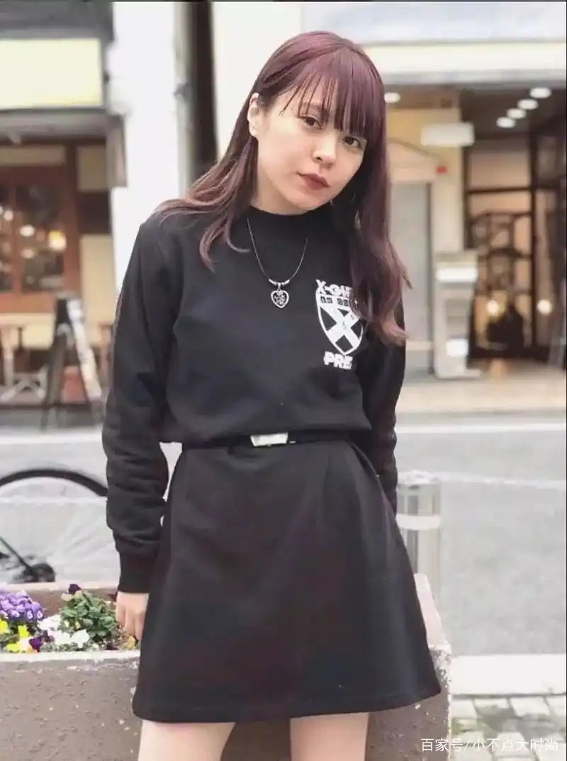 身高145的粗腿博主真会穿!初秋搭配显高遮肉,休闲又时尚!