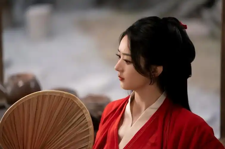 赵丽颖古装仙气飘飘,《与凤行》中的古装,哪套惊艳了你?_腾讯新闻
