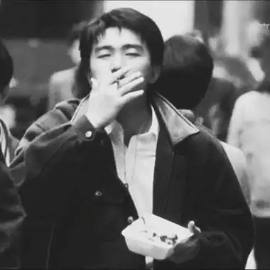 周星驰抽烟经典头像 星爷抽烟头像