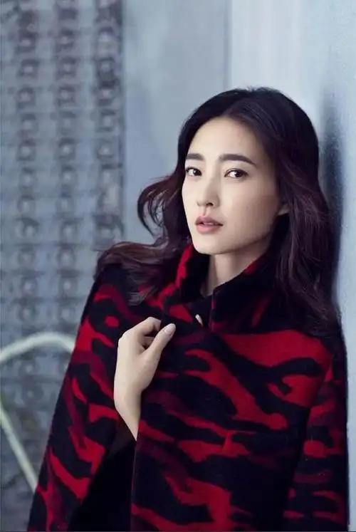 王丽坤陪伴了他8年,把最好的青春都给了他,他却转头娶了别人