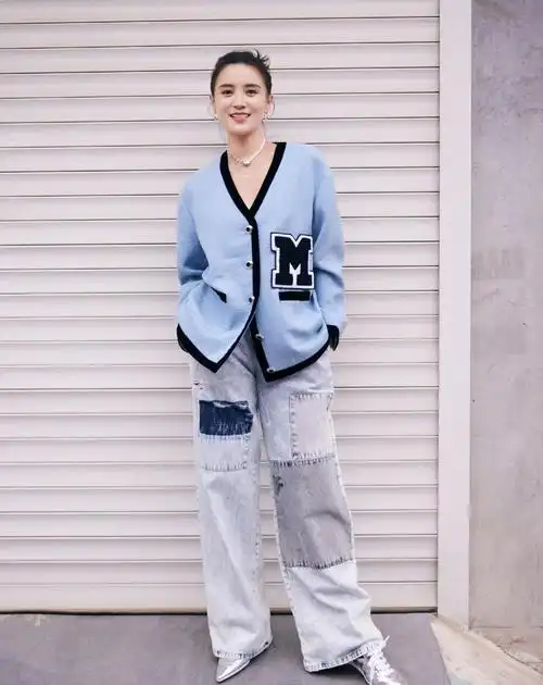 宋佳的高级感不是吹的一身黑色连衣裙高贵冷艳气场全开