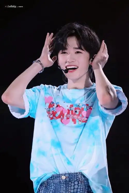 宋亚轩理想之途演唱会##520晒出最美应援色