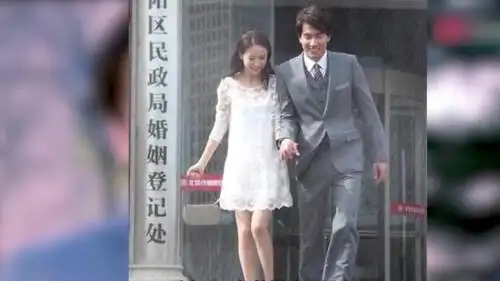 言承旭佟丽娅俩人现身民政局领证,网友:这是唱哪出?