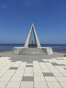 照片素材(图片): 北海道稚内市soya hills的风车2