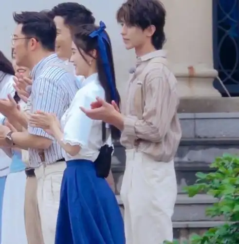 澄清恋情后,baby心情好录《跑男》,跟蔡徐坤互动尽显"姐弟情"