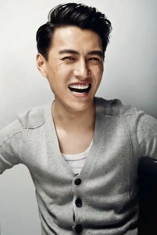 帅酷男神靳东,他的笑充满魔性!求大神赐予"神称"