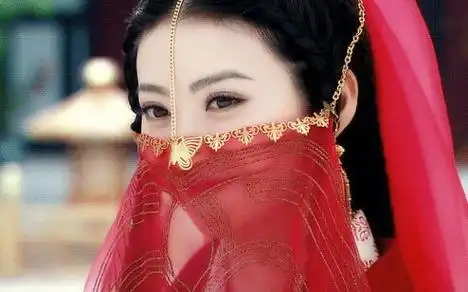 古装剧9位蓝色面纱美人白鹿赵露思谁更媚赵丽颖冷艳热巴遮脸还是顶级