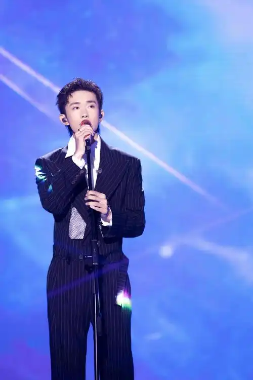 92立麦玺#易烊千玺电影狂野时代##四字 易烊千玺 yyqx 四字弟弟