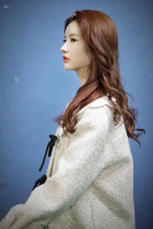 青年演员刘些宁##刘些宁喂给你我的小心心