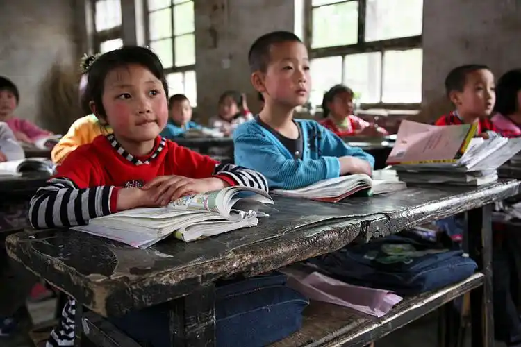 贫困 希望工程 农村图片—正版贫困 希望工程 农村图片_高清贫困 希望