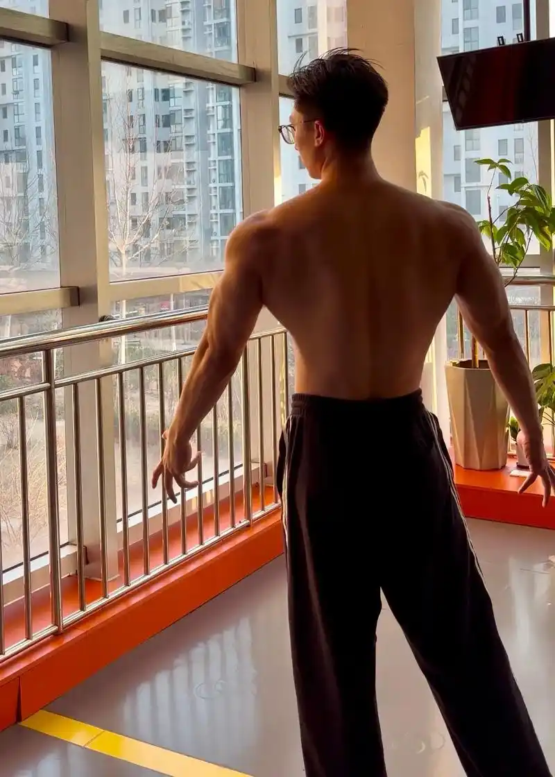 斜方肌快练出来了#力量训练 #健身