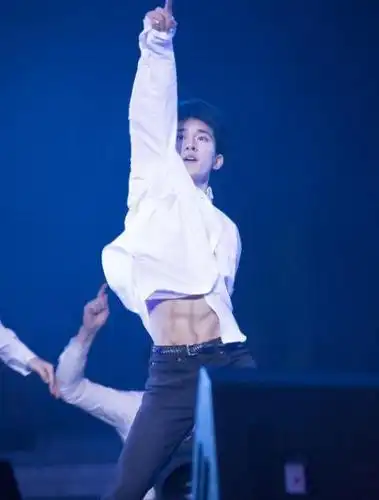 这些身材超级好,有腹肌的男明星有你的男神吗?