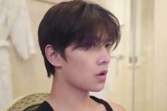 3大男星卸妆后,杨洋无差别,李易峰秀气,最后一位天壤之别