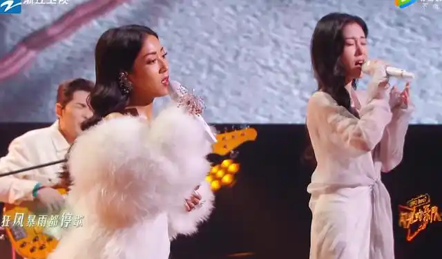 张碧晨吉克隽逸合唱春暖花开去见你含泪一笑温暖又治愈