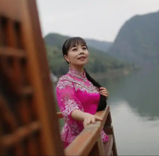 32岁王二妮生活近照独具陕北风韵美得不像话清新十足如少女