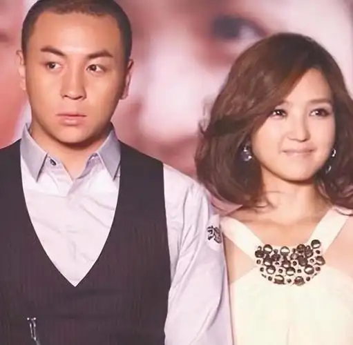 回顾释小龙何洁分手,多年后,一个身家过亿一个捉襟见肘