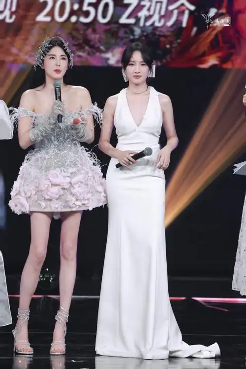 孟佳的穿搭图鉴##中免日上美无止境##中免日上