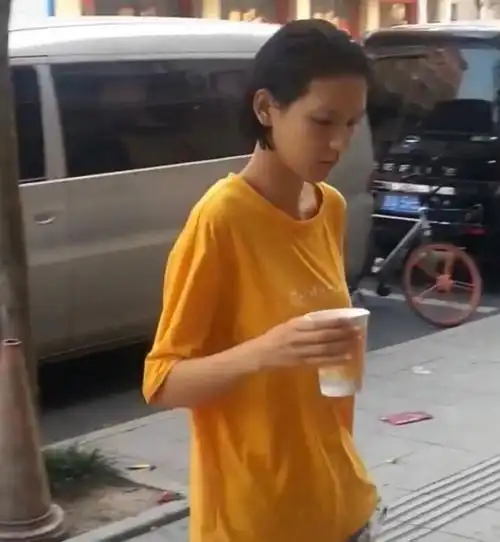 张予曦经历了啥分手后素颜现身丑的连粉丝都认不出