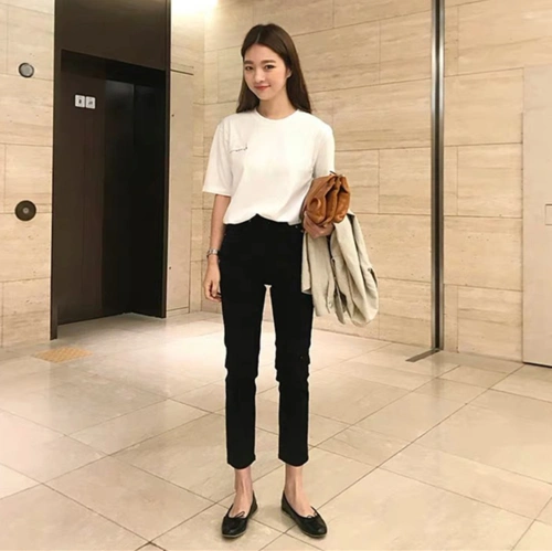 韩国牛仔小脚裤女穿搭|韩国牛仔小脚裤女搭配|韩国牛仔小脚裤女推荐