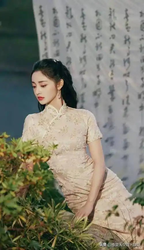 国内女明星民国风旗袍大赏 举手投足间,温婉大方