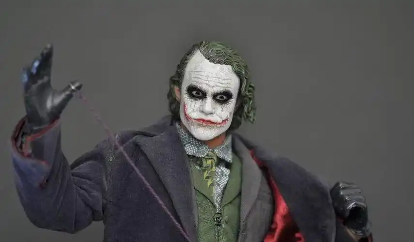 最经典的小丑蝙蝠侠宿敌小丑独立电影曝新一代小丑造型历任丑爷你