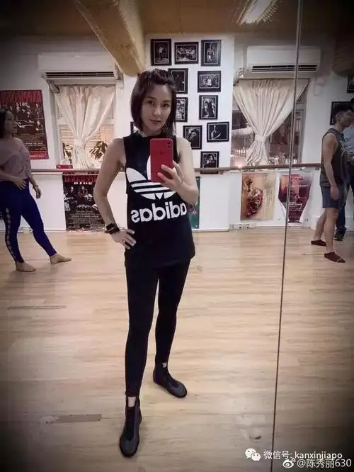 《倚天屠龙记》里最想娶的"小昭",现在活成人生大赢家