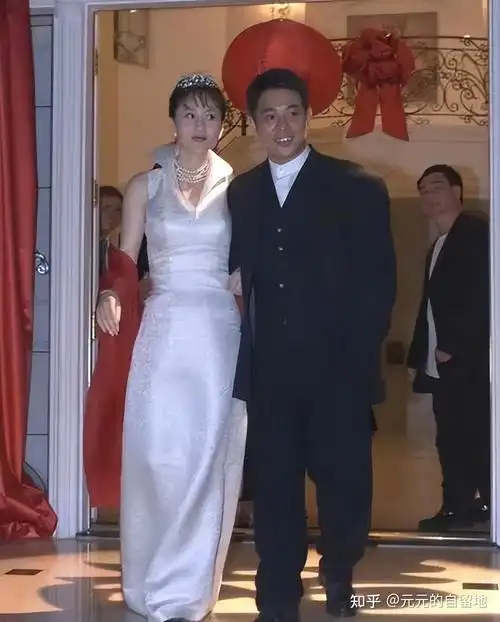 李连杰和利智不过是两个溺水的人将对方视为稻草