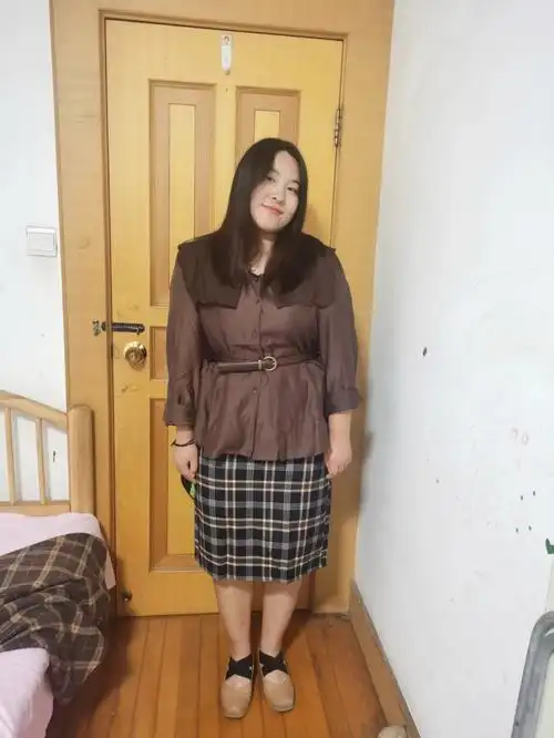 哈喽 分享初秋穿搭啦～一个身高160 体重160的大码女孩穿搭希望大家