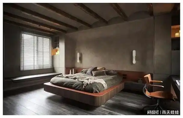 井柏然的宅火家则有着很浓重的工业风和意式极简