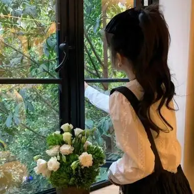 2023超好看真人女生头像背影