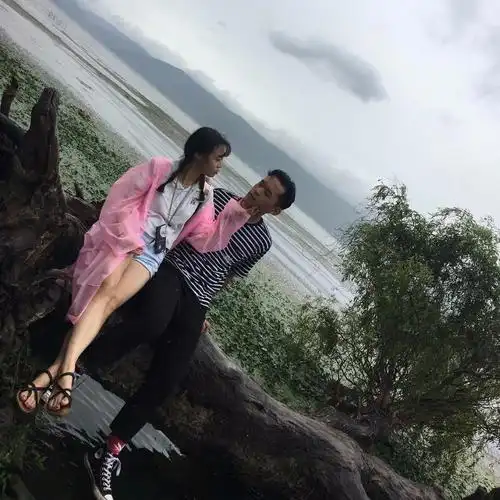 相距1000公里2岁姐弟恋20厘米身高差他们告诉我喜欢你就没什么不可以