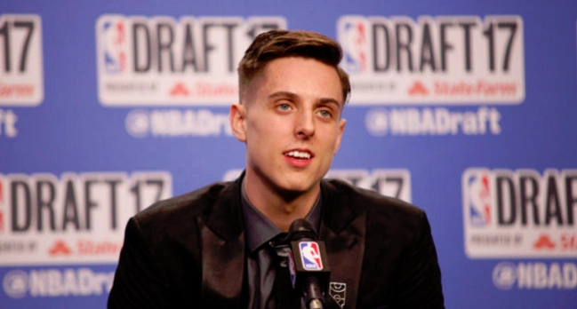 扎克-科林斯谈受伤:我还想再打夏季联赛