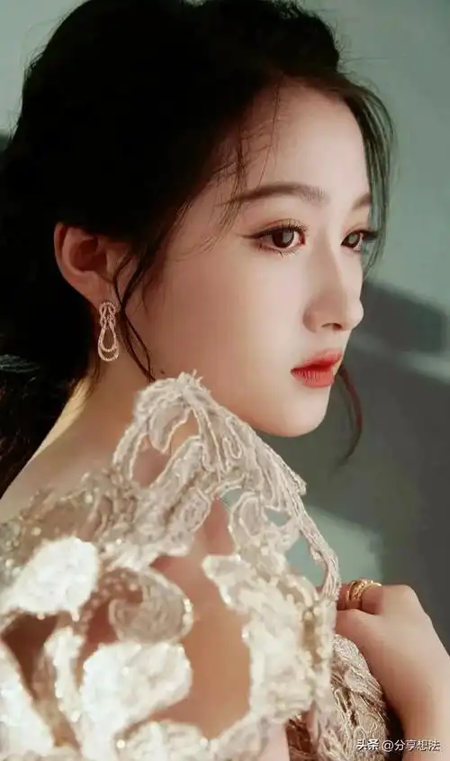 关晓彤明星壁纸(53)