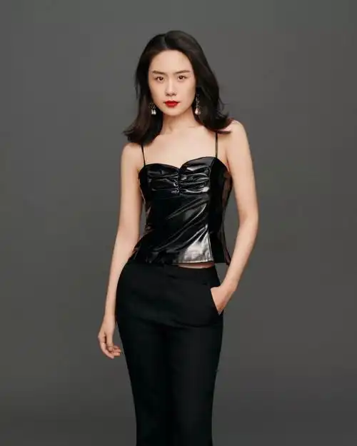 1月装女郎张晔子