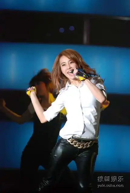 长沙,蔡依林昨日(4月6日)晚在湖南长沙录制《快乐大本营》,她现场大秀