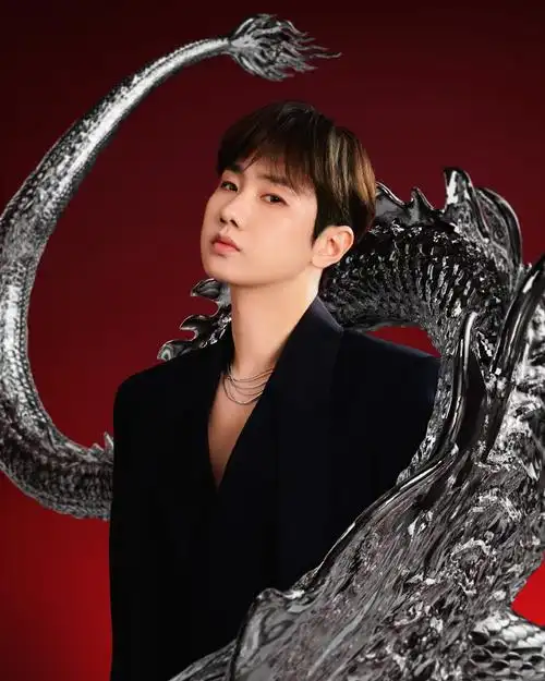 汪苏泷超话#汪苏泷today##微博之夜#神秘酷黑,霸气银龙,cg合成银龙