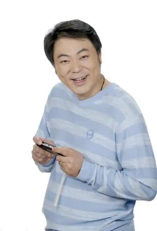 开豪车与友人聚会,遇粉丝合照亲切|高亚麟|夏东海|粉丝|姚晨