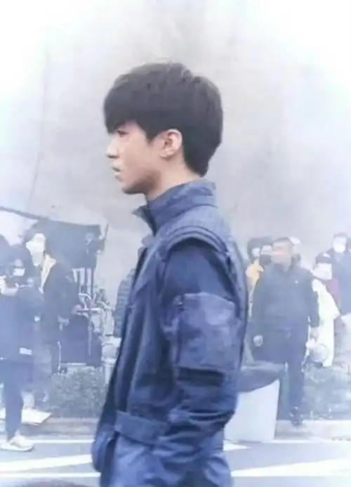 王俊凯超话一直以来都在等待着,期待着,从他的19岁拍摄初步收工直到