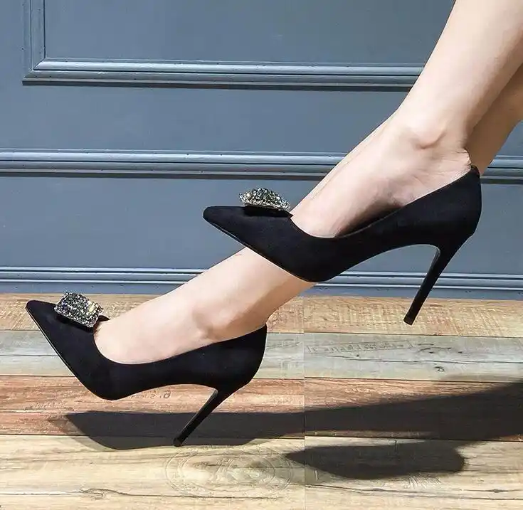 尖头高跟鞋优雅女神范诠释小女人的性感