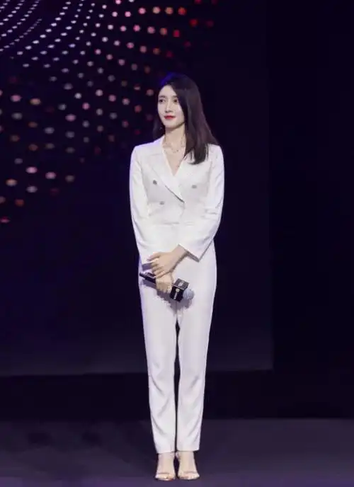 江疏影和王丽坤太像了江疏影和王丽坤要怎样分清楚