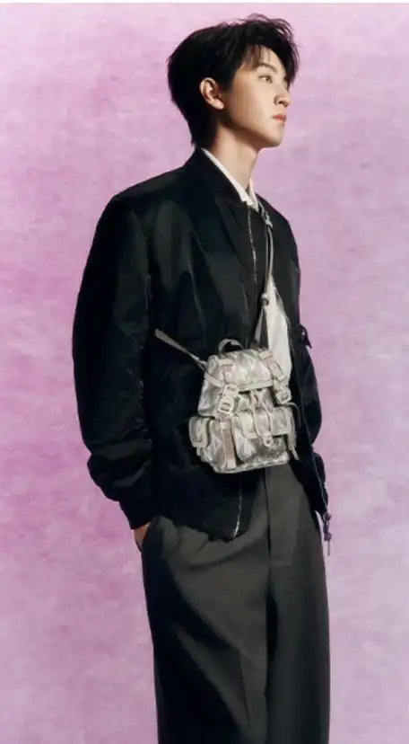 王俊凯最新大片秋冬氛围感温暖帅气!时尚力max#王俊凯秋冬氛围感